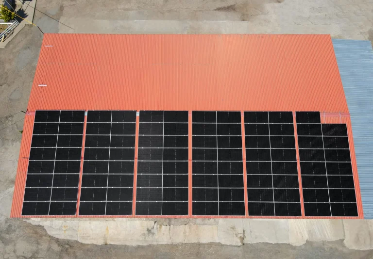 Metro proje-ს მზის ელექტროსადგურის პროექტი, რომელიც EcoVille Georgia-მ დაამონტაჟა.